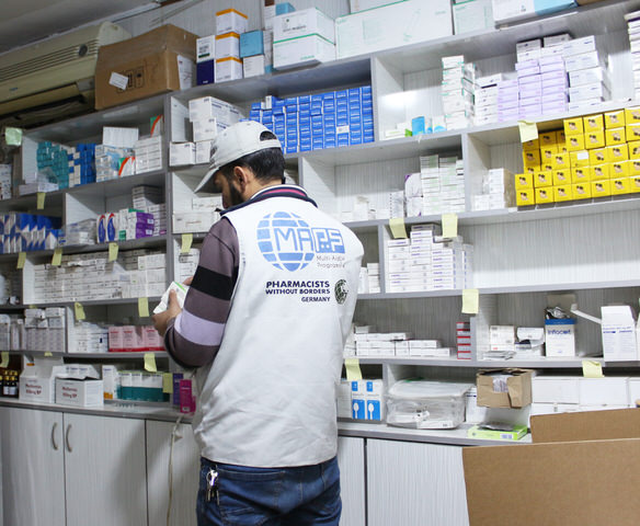 Im Sheikh El-Hadid Primary Health Care Center in Afrin sind die Medikamente nun ausgeladen, sortiert und einsatzbereit