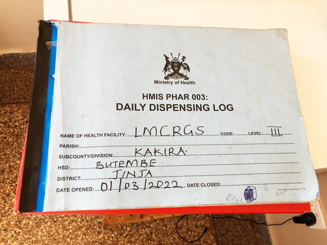 So wurde die Arzneimittelausgabe bisher in der Apotheke der Lamcu Clinic in Uganda dokumentiert. Das soll zukünftig digitalisiert werden