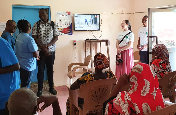 Die AoG-Projektkoordinator:innen Irene Markert und Abraham Dzidonu besuchen das Methodist Hospital Wenchi